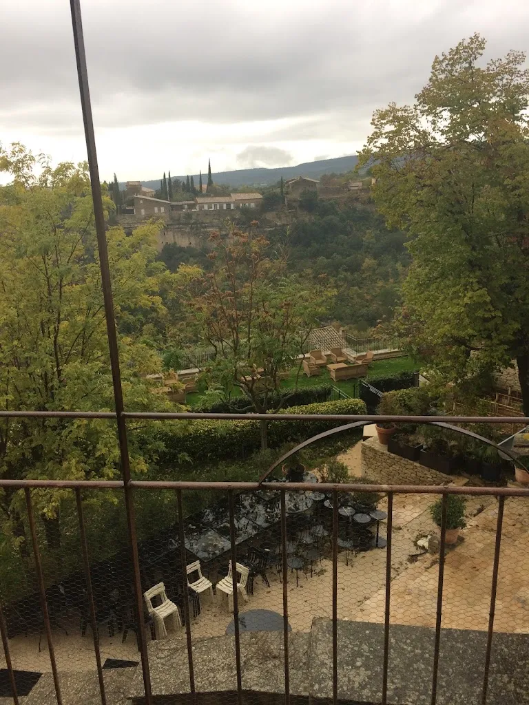 Stephen Glanz_L'encas_Gordes_review