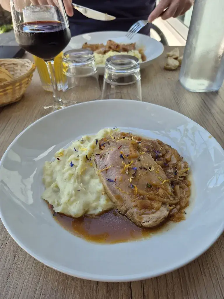 Christine T_Le bistrot sous les platanes_Graveson_review