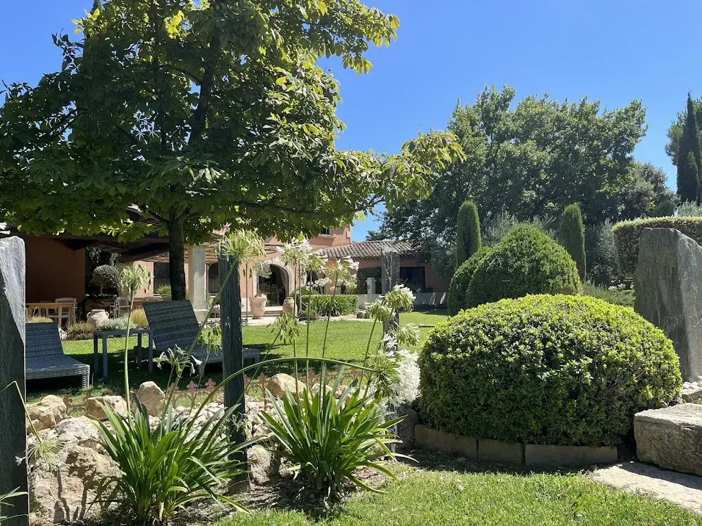 Madelaine Pinkerton_Le Clos Des Cyprès_Graveson_review