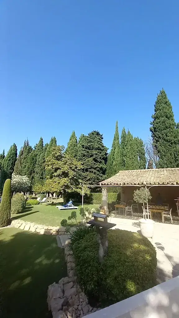 Le Clos Des Cyprès_Graveson_slider_image_2