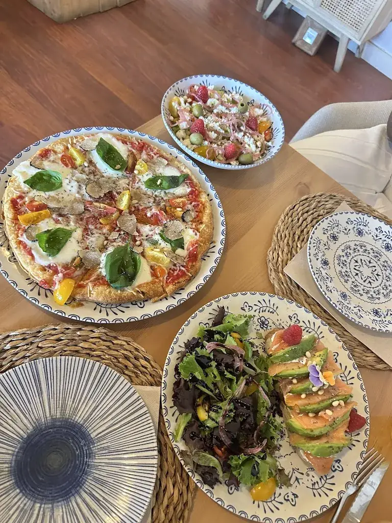 Selenny Vasquez_Chez Jeff et Ju_Grimaud_review