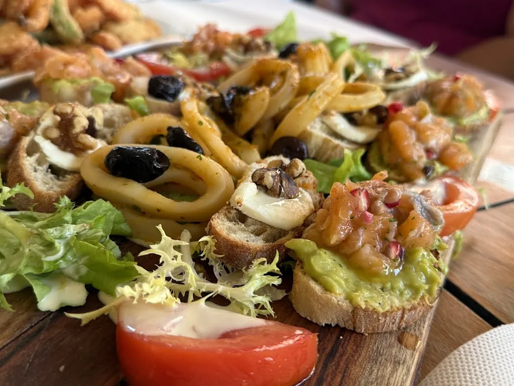 LOU GÂTÉ_Grimaud_slider_image_3