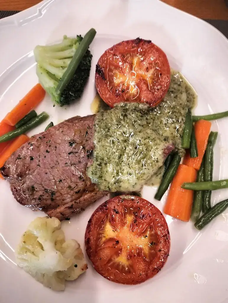 Hüseyin Zengingül_Restaurant Pizzeria Le Grillon_Prez-vers-Noréaz_review