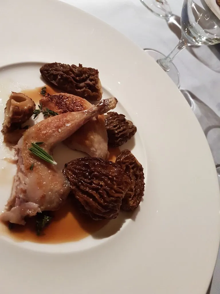 Maé Bouquet_Le Grillon_Prés-d'Orvin_review