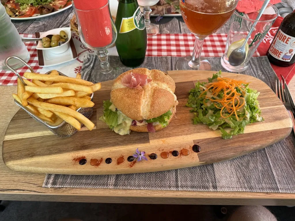 Le Grillon_Saint-Léger-les-Mélèzes_slider_image_3