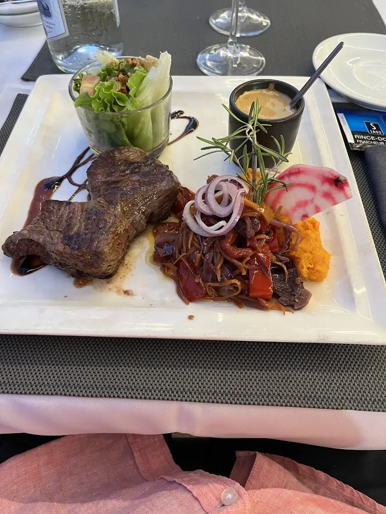 Trevor Hodgson-Phillips_U PRIMU Restaurant_Hyères_review