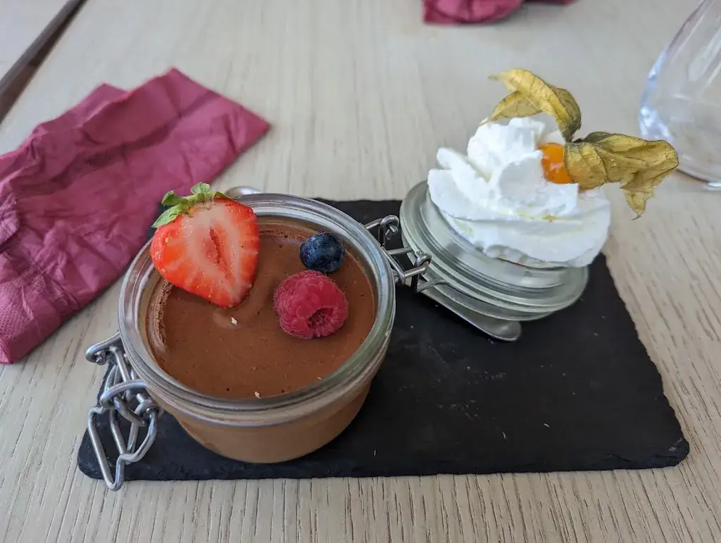 Ted Cook_Ô Cap Couleurs_Hyères_review