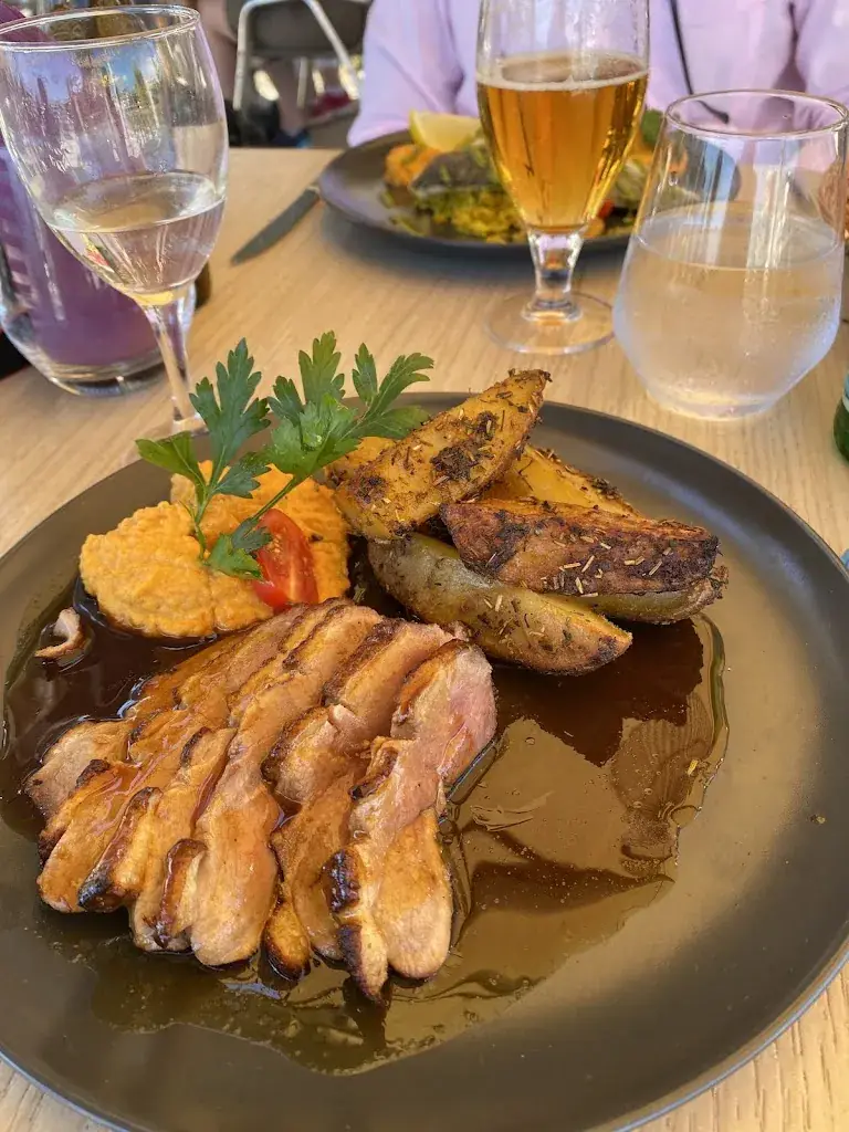 Ce Face Iulia_Ô Cap Couleurs_Hyères_review