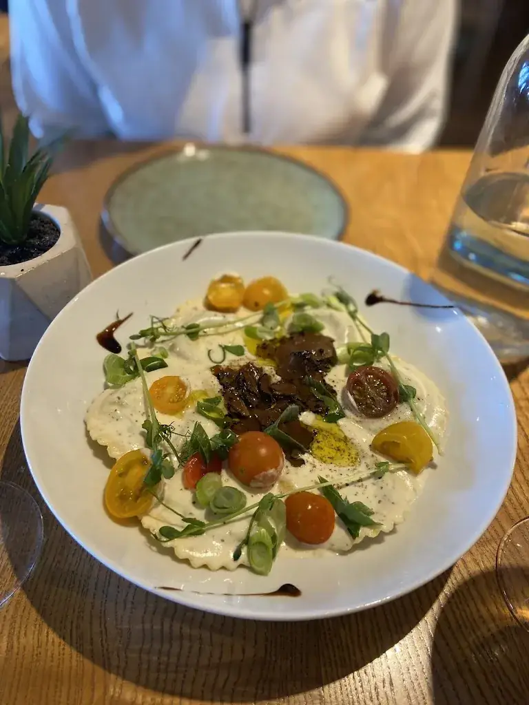 Alexander Chase Flanagan_LE CADET 83_Hyères_review