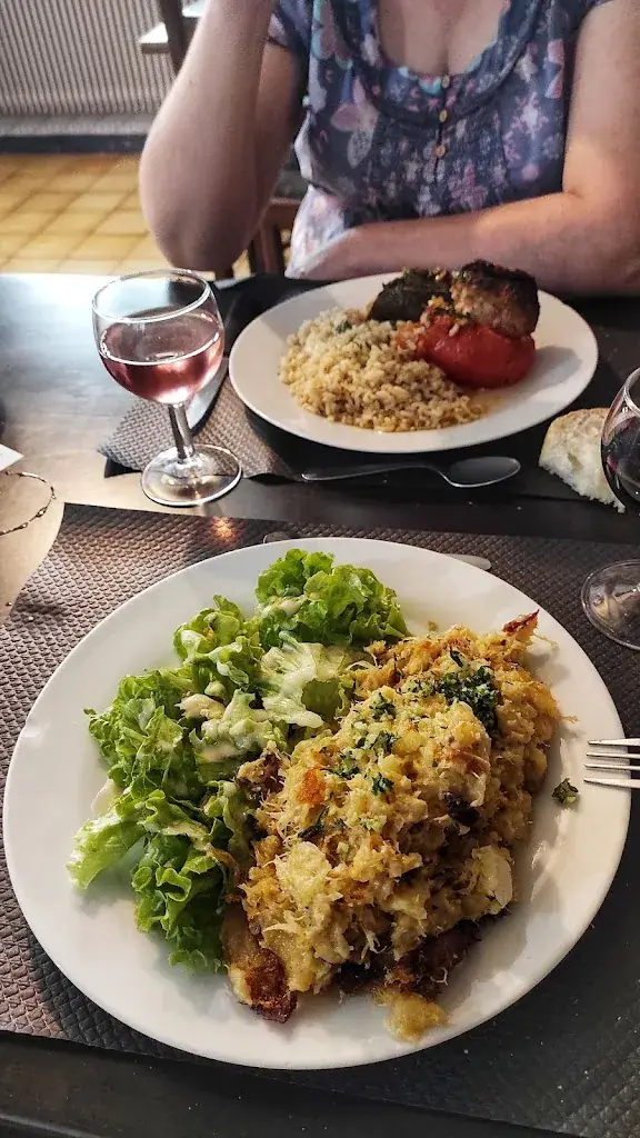 Chris Chan_La Fontaine aux Lions_Plauzat_review