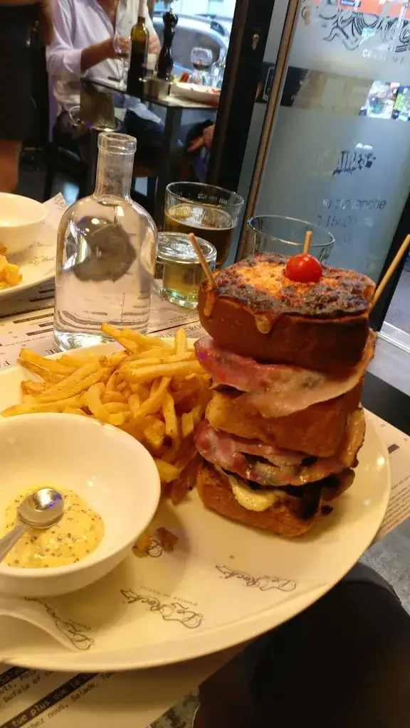 Reece Bradley_Le Rock Hyères_Hyères_review