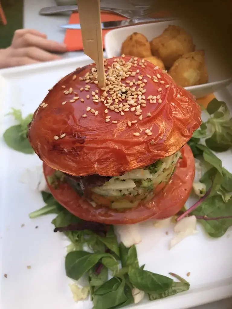 Ольга Суховская_Le People_Hyères_review