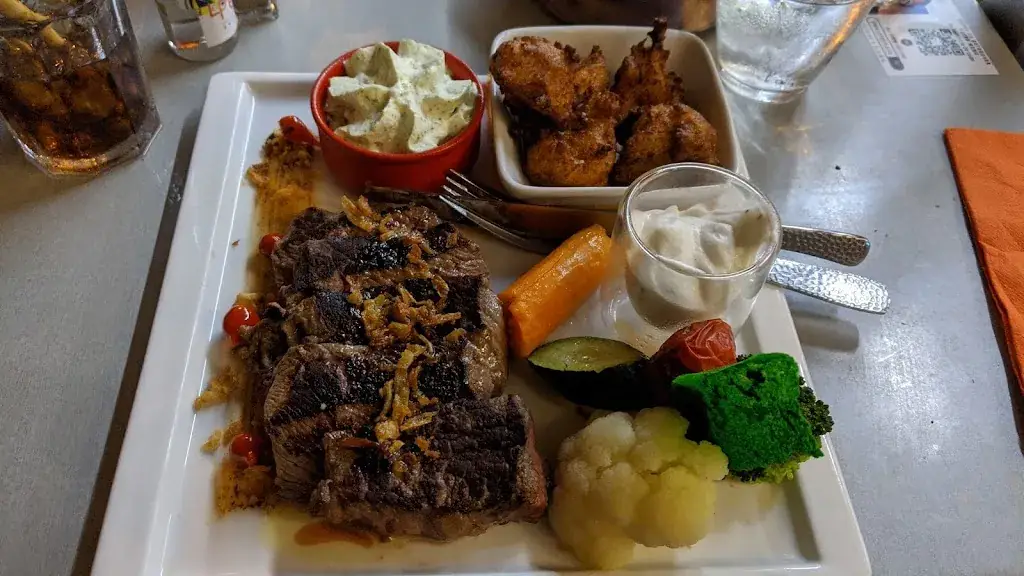 unexpectedkAs -_Le People_Hyères_review