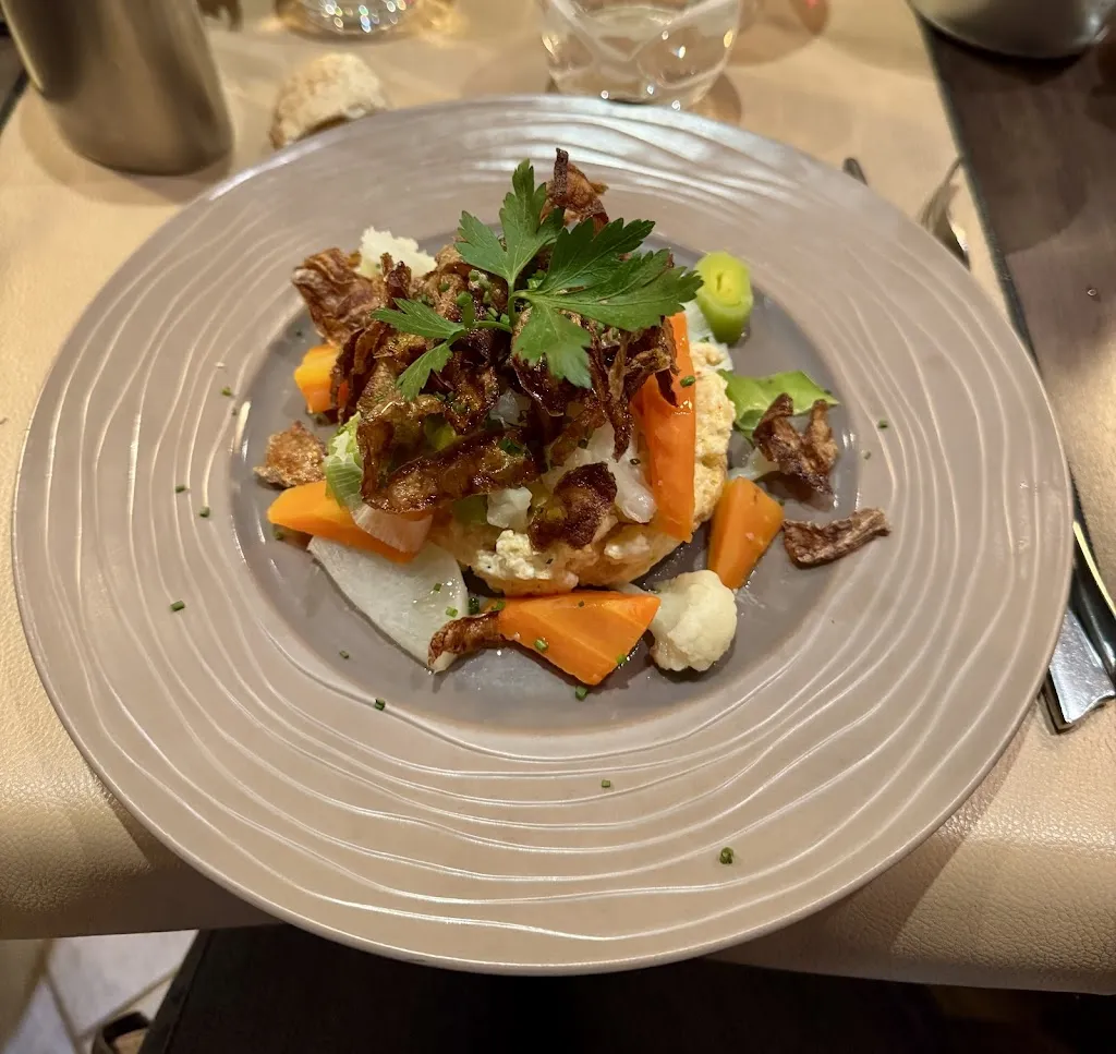 Patricia AZZARO_Le Baraza_Hyères_review