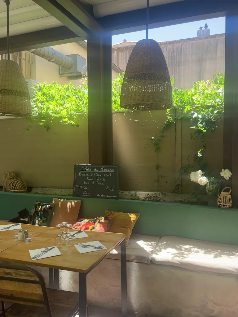 Nikola Nevrlá_Le Jardin_Hyères_review