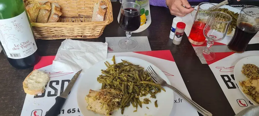 café de la poste restaurante en Peschadoires