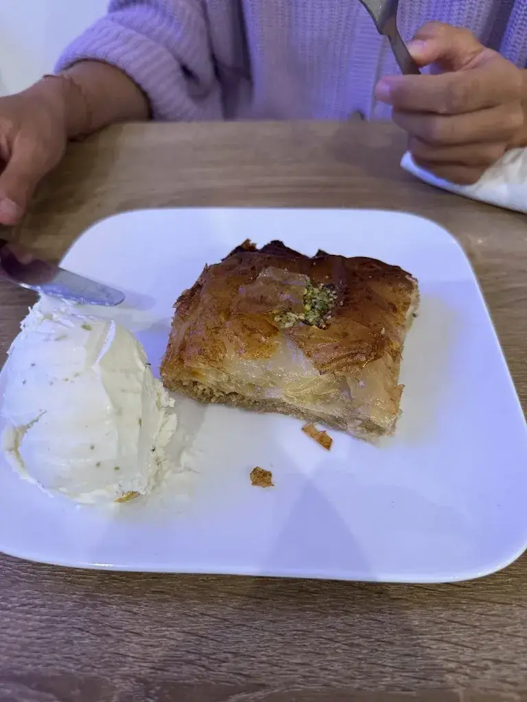 Clem R_Falafel_Guillestre_review