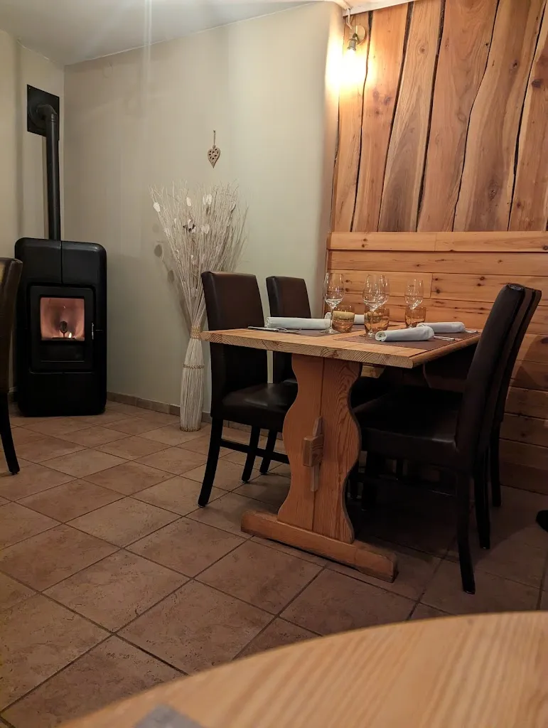 Lili Lgch_LA BERGERIE Cave à vin et Restaurant_Risoul_review