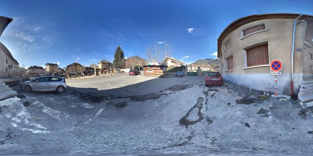 La Piazza_Guillestre_slider_image_2