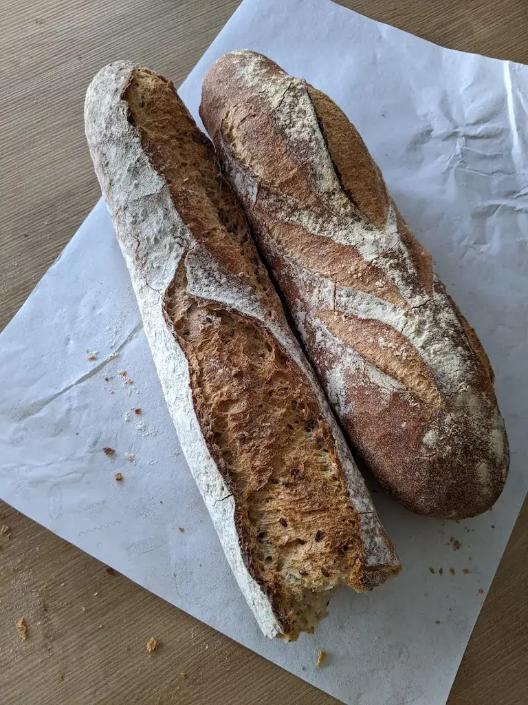 Charline CHAMBARD_Bakery Chapelon (Philip and Maria)_Peschadoires_reseña