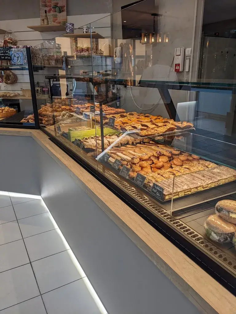 Bakery Chapelon (Philip and Maria)_Peschadoires_slider_image_3