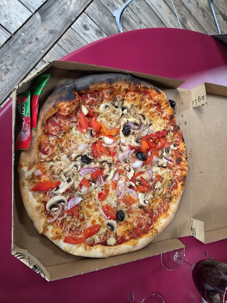 Team Sorcier Pizza_Guillestre_slider_image_2