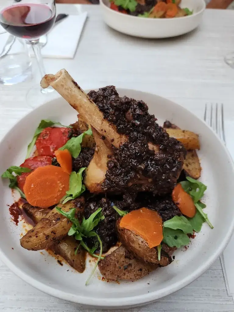 Kelly LaVoy_Le Patio_Gréoux-les-Bains_review