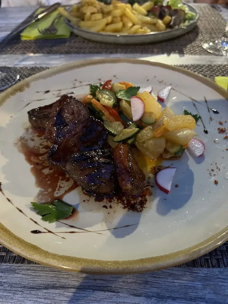 Adam Ruskin_Le Jardin Des Lilas_Gréoux-les-Bains_review