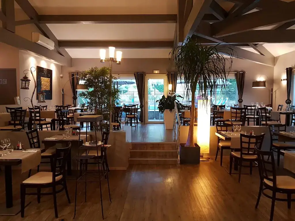 Les Alpes restaurant in Gréoux-les-Bains