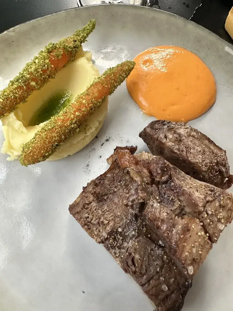 Bernd Gill_Restaurant Le Pavillon | Villa Castellane_Gréoux-les-Bains_review