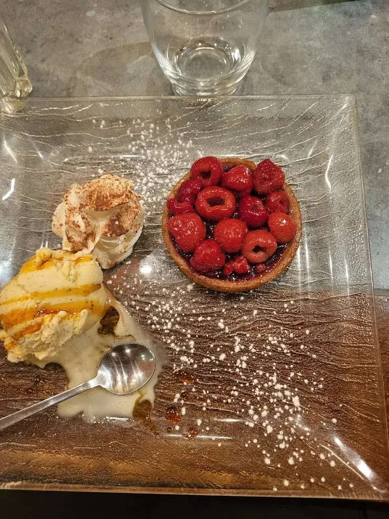 dominique Marchand_Les fleurs de provence mjd_Gréoux-les-Bains_review