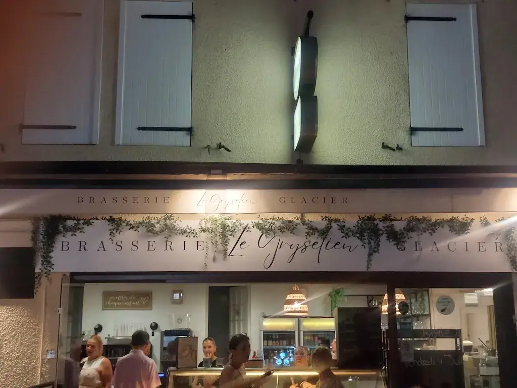 christelle nilles_Le Grysélien_Gréoux-les-Bains_review