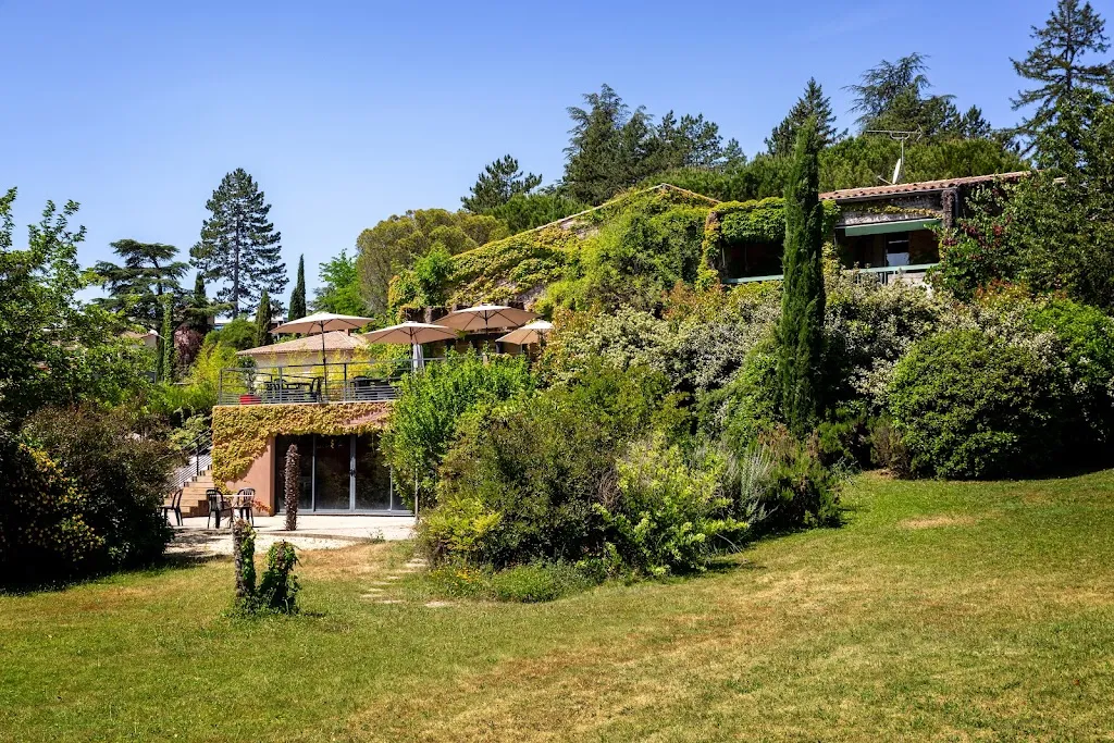 Hôtel-Résidence Lou Paradou restaurant in Gréoux-les-Bains