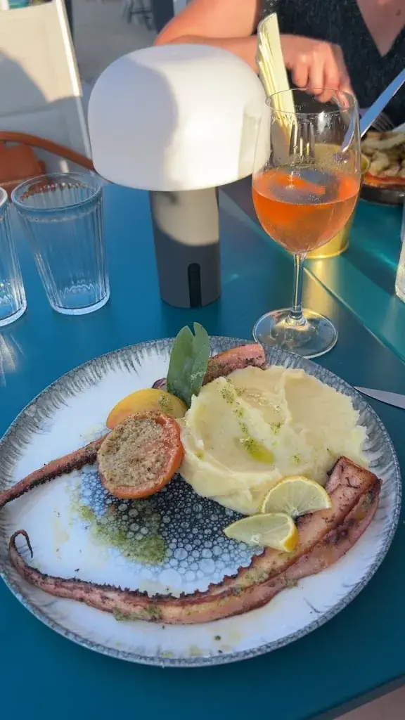 Estelle.a84_Brusco restaurant_Jonquières_review