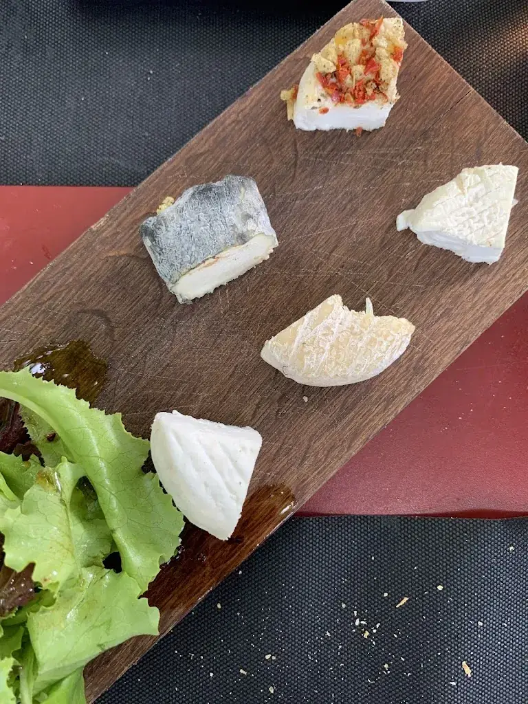 Tomás Sánchez V._Les Cent Canailles_Jouques_review