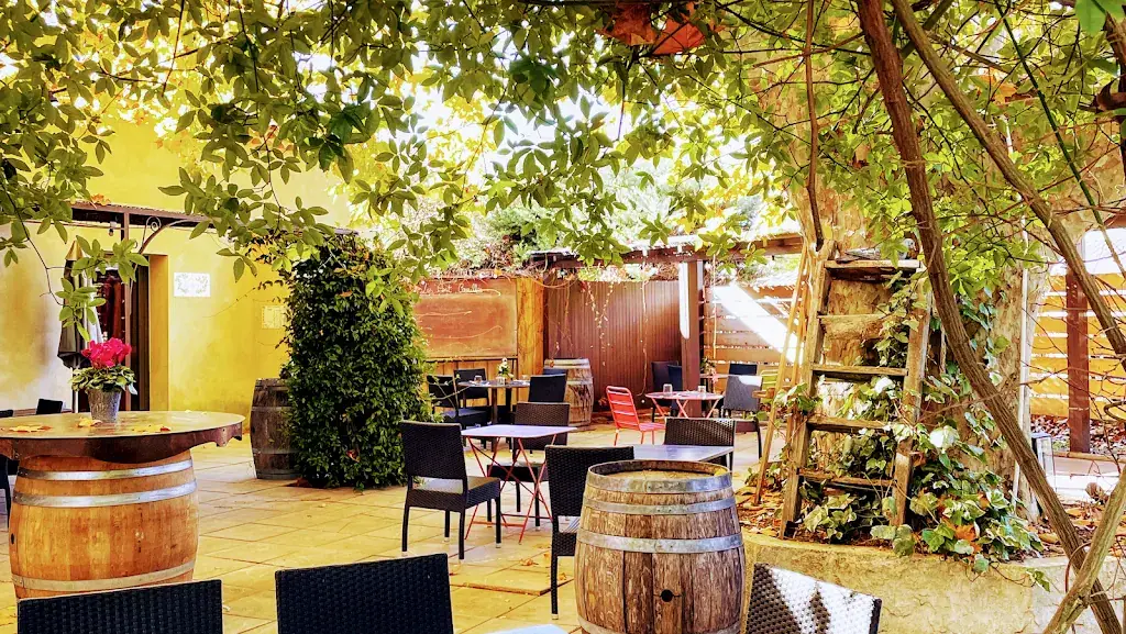 Les Cent Canailles_Jouques_slider_image_1