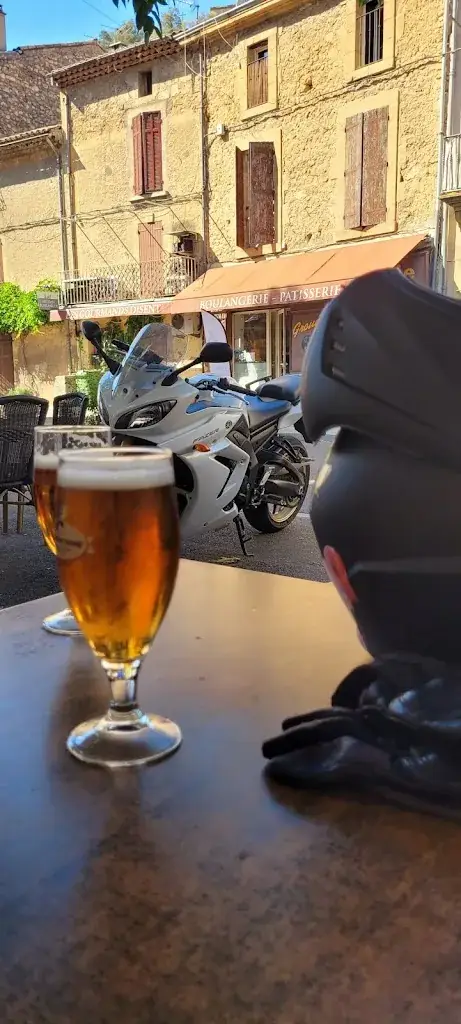 Bar La Chaumière ristorante a Jouques