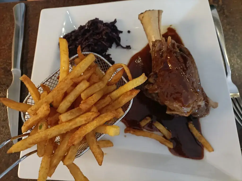 Alexandra B._Hostellerie Le Mirabeau_Peyrolles-en-Provence_review