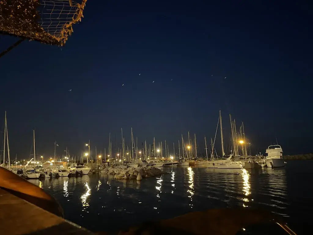 AU BORD DE L'EAU_Marseille_slider_image_3