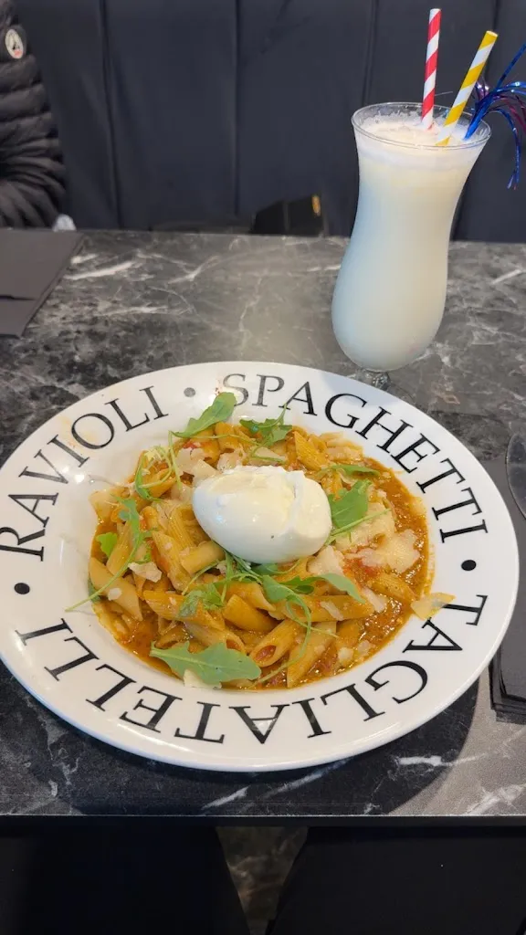 Maëssa Djf_Le Duplex_Marseille_review