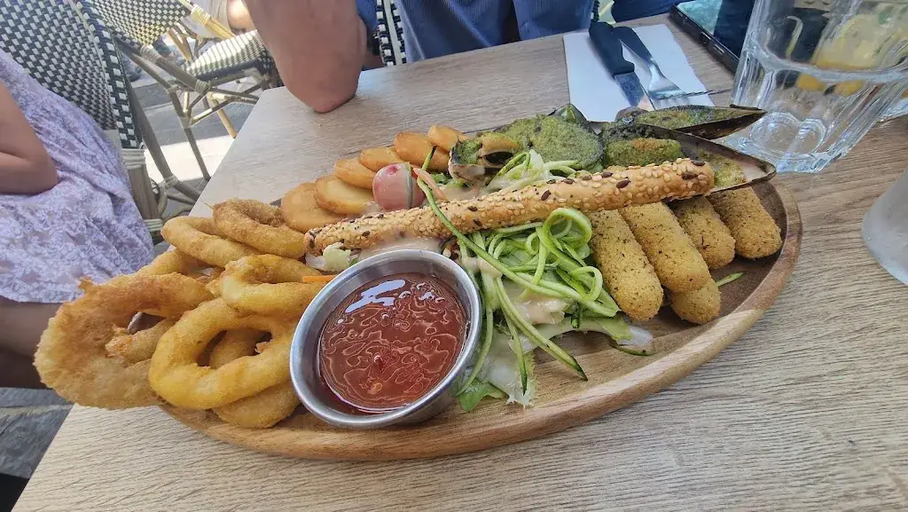 Yasmine Ben A_Restaurant La Rade_Marseille_review