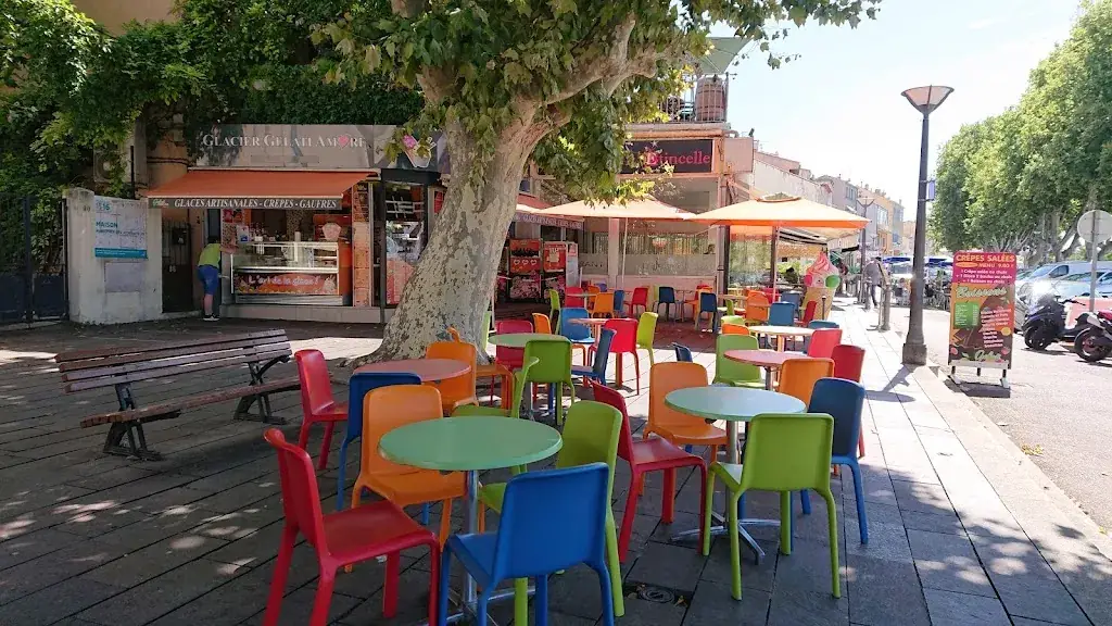 Le Petit Naples restaurant in Marseille