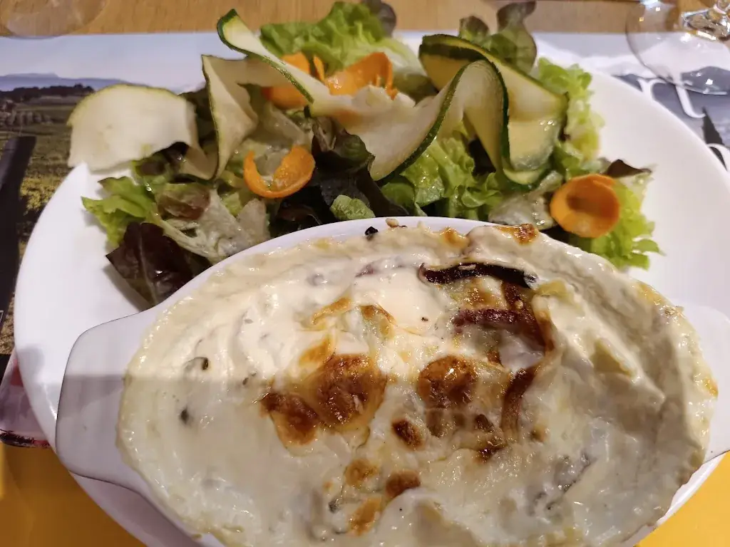 Sarah Herbinia_La Tour_Nyons_review