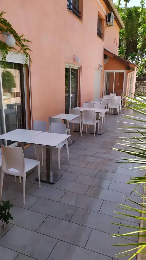 Tarsis Restaurant_Marseille_slider_image_1