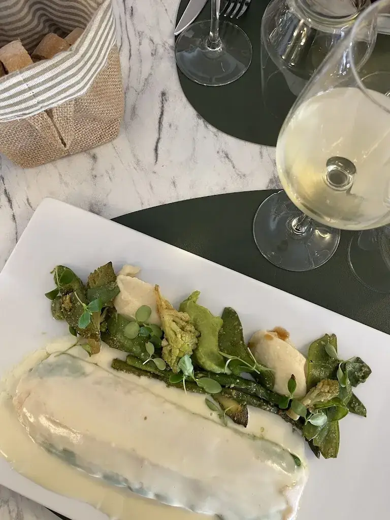 Juanita_Le Pilon_Istres_review