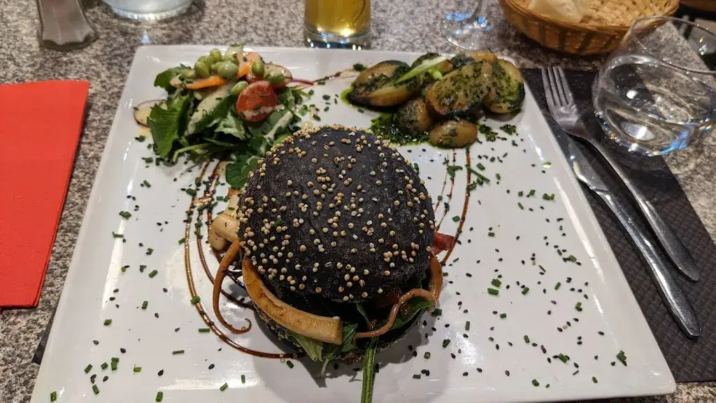 Roberto Carlos Hernandez Morgado_AU PETIT BOUCHON_Istres_review