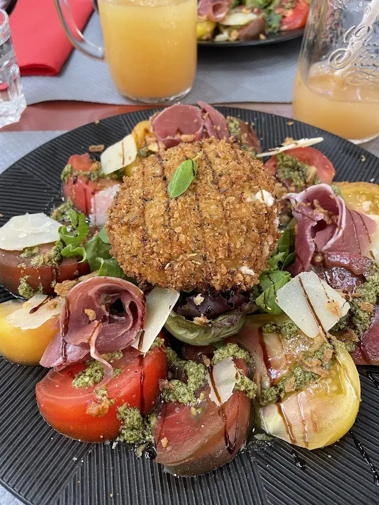 La Tavola restaurant in Istres