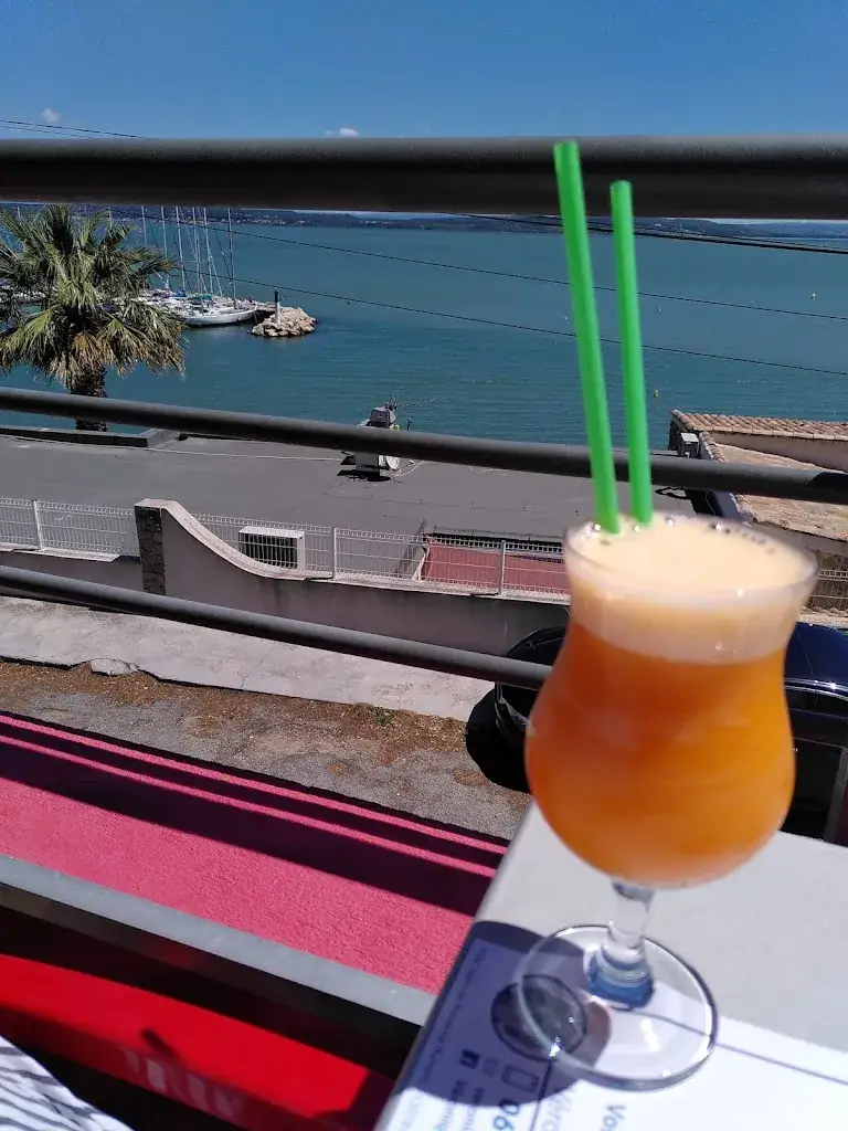 Stephanie Ilona Horvath_Restaurant Les Heures Claires_Istres_review