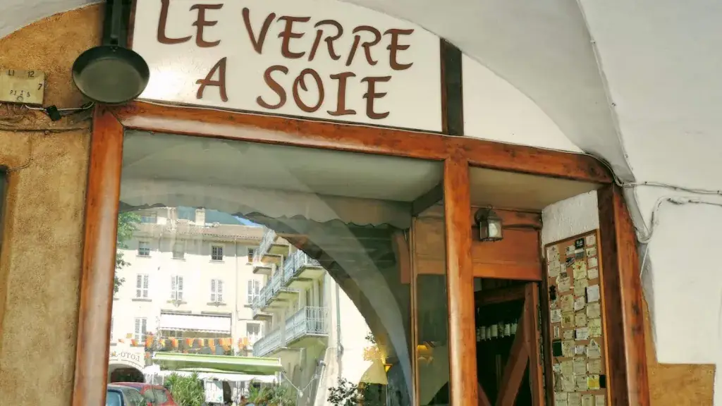 Peter Lo_Le Verre a Soie_Nyons_review