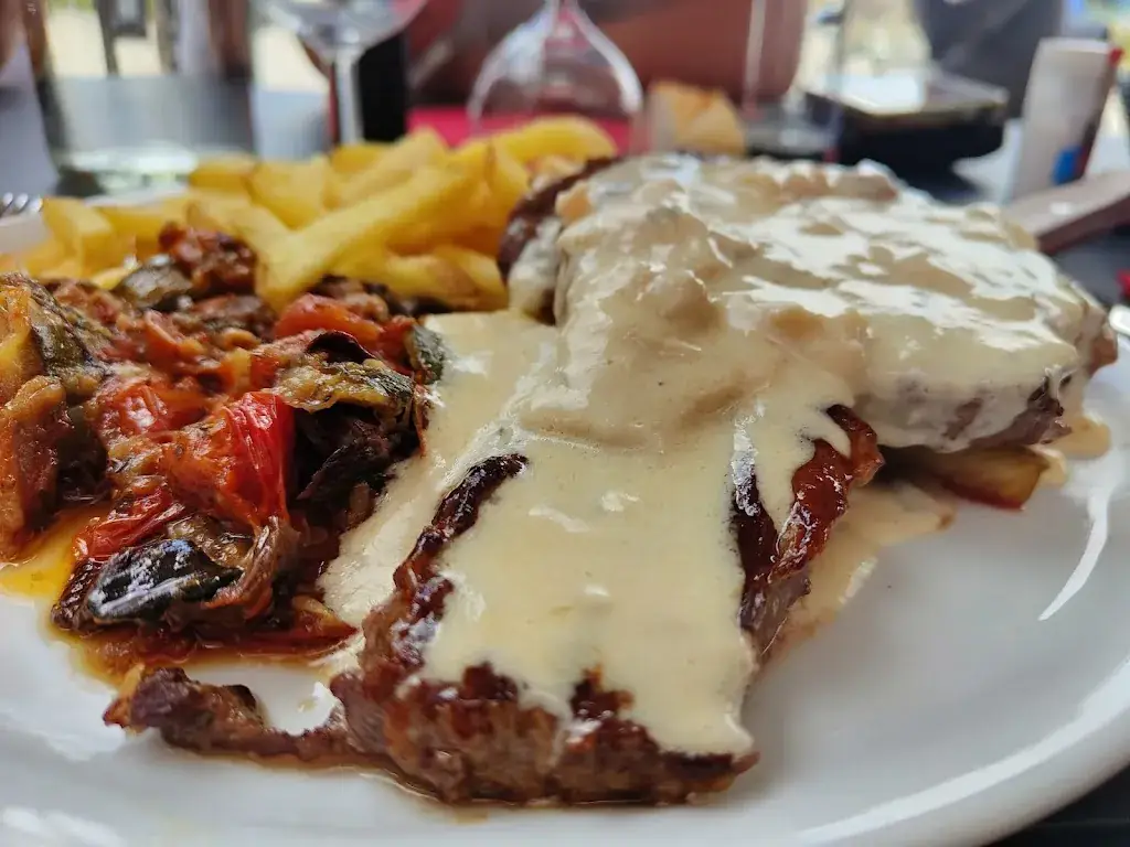 LA VILLA_Istres_slider_image_2